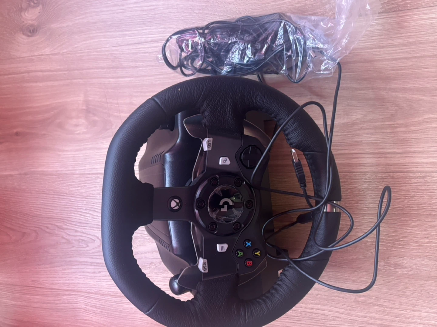 Logitech G920 Racing Wheel and Pedals for Xbox - photo 2