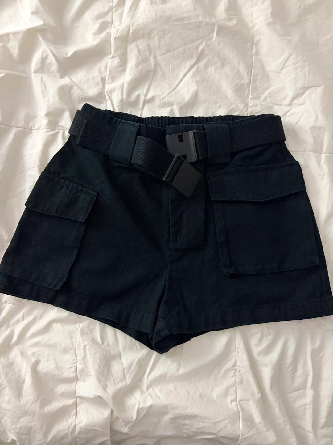 Aritzia Tna Black Cargo Shorts with Belt