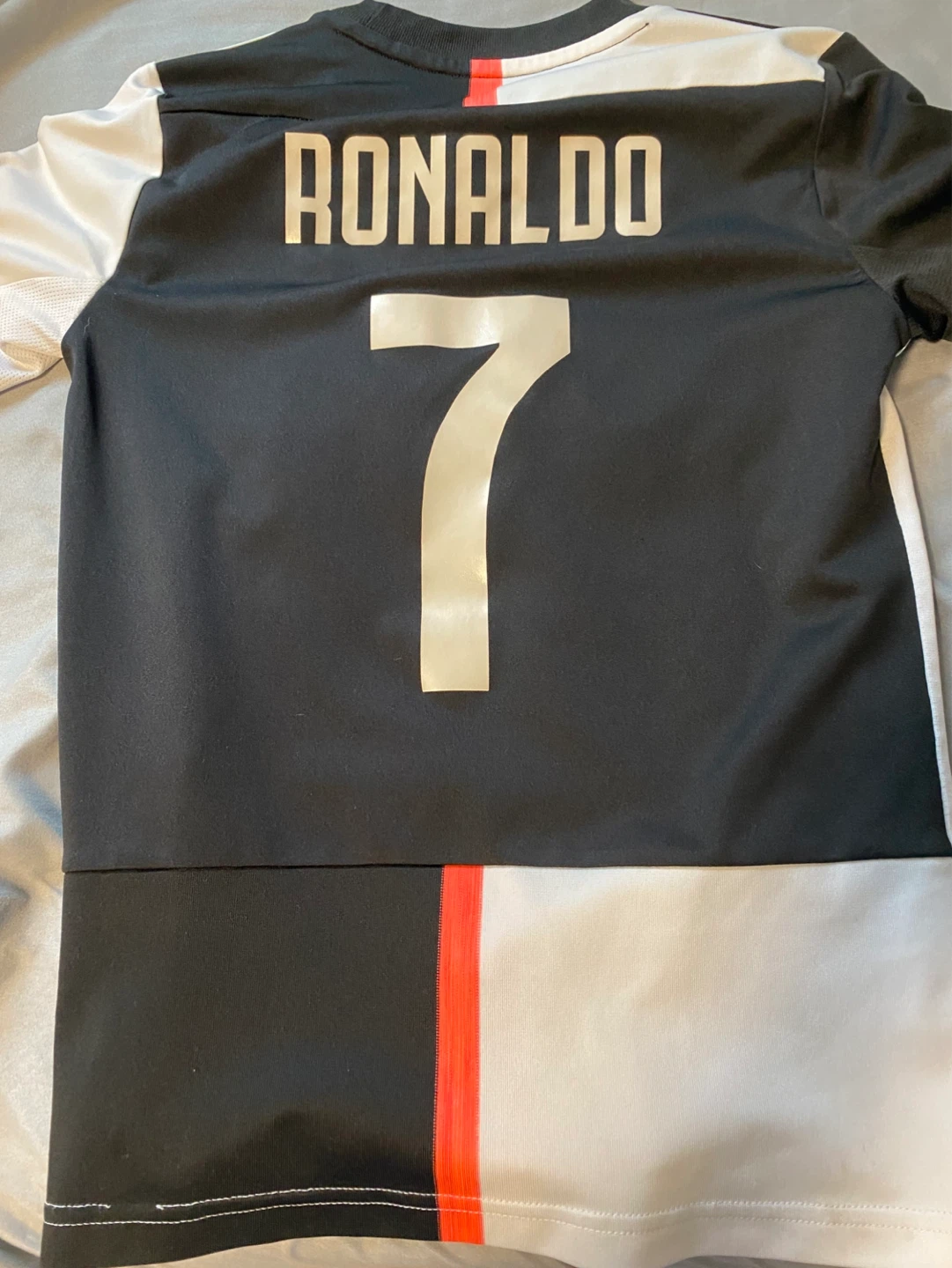 Juventus Ronaldo #7 Soccer Jersey - Black/White kids boys medium