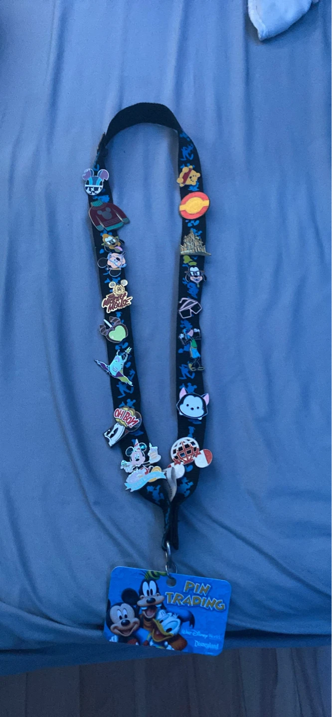 Disney Pin Trading Lanyard with Assorted Pins - photo 3