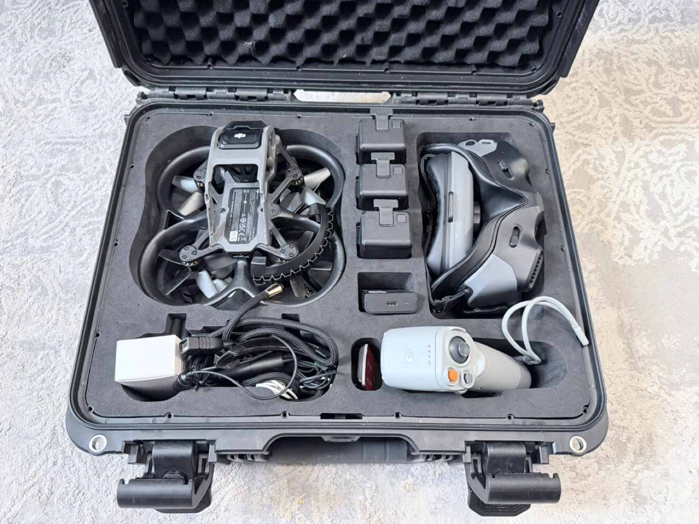 DJI Avata Drone Combo Kit with Goggles and Controller - photo 2