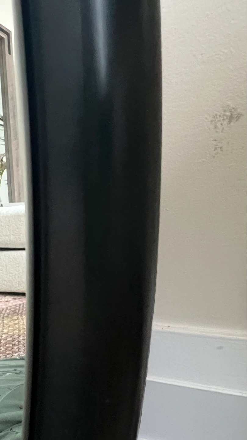 Round Black Metal Frame Mirror - photo 3
