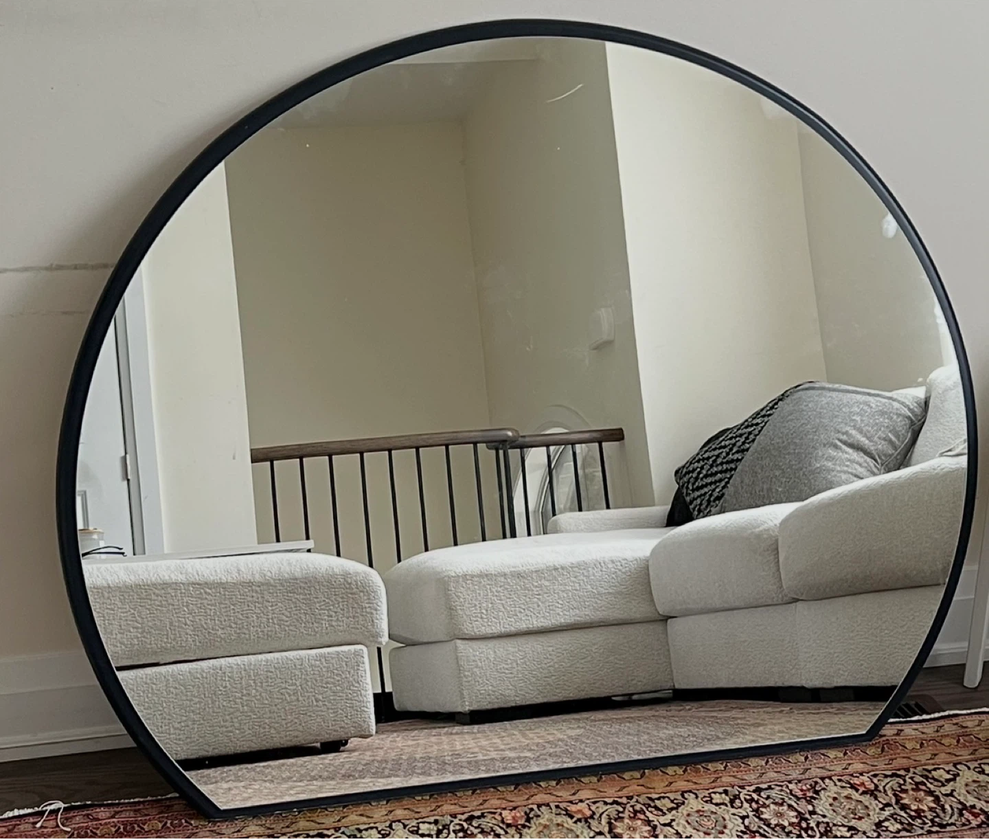 Round Black Metal Frame Mirror - photo 2