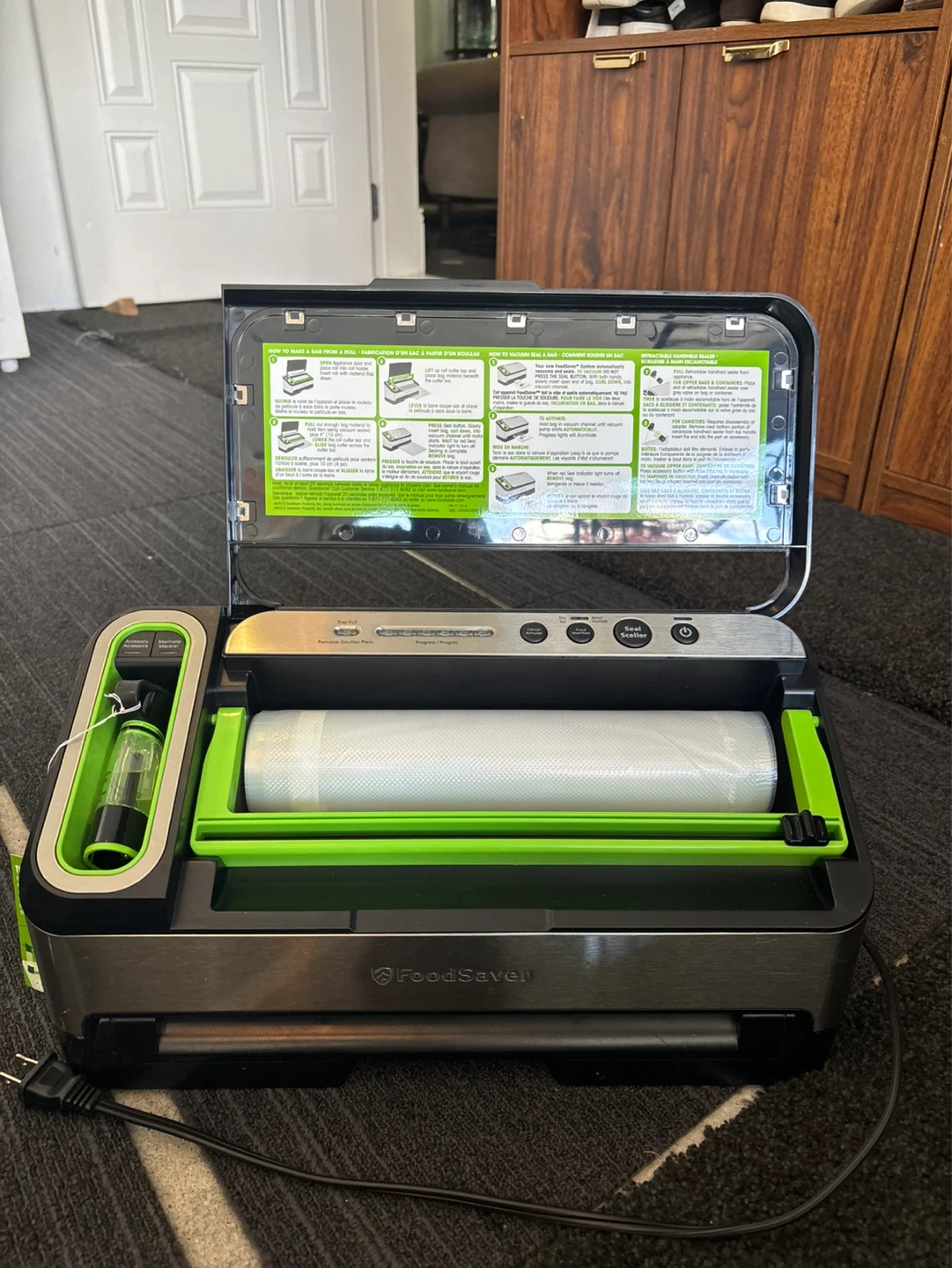 FoodSaver 2-in-1 Vacuum Sealing System
