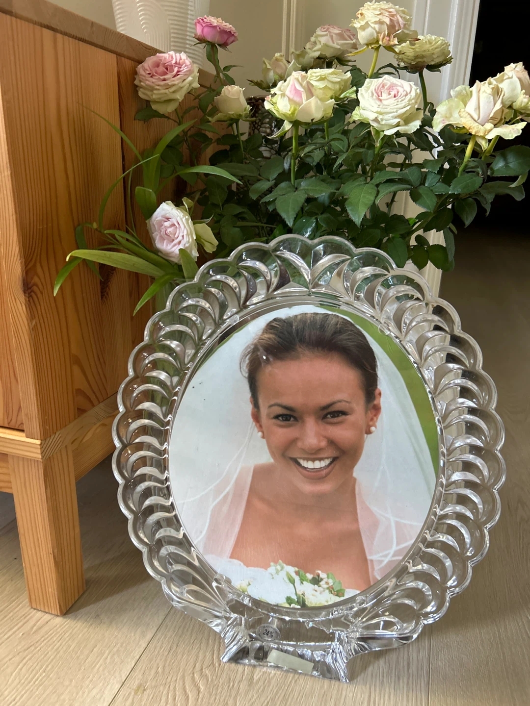 Crystal Scalloped Edge Photo Frame