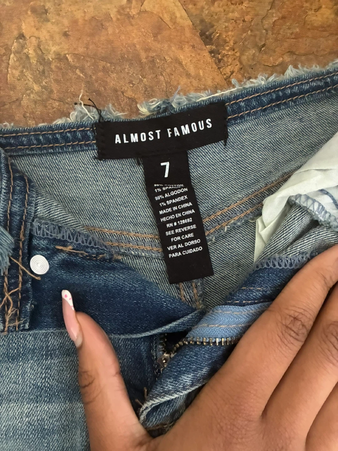 Almost Famous Women's Denim Cutoff Shorts Size 7 - photo 2