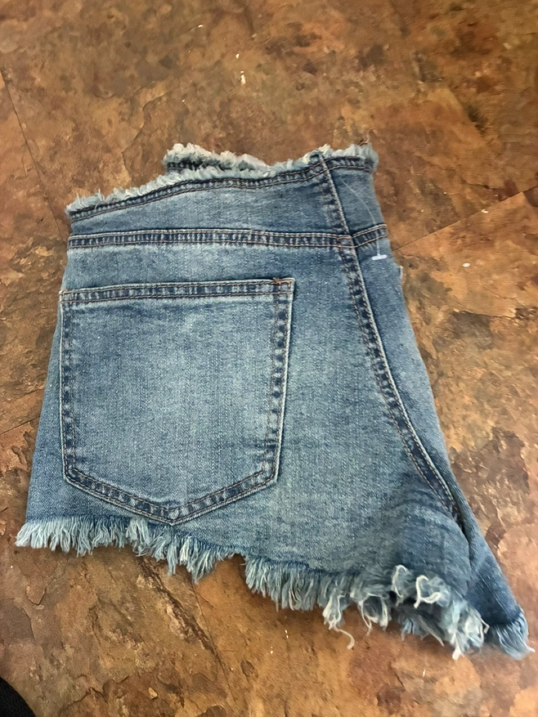 Almost Famous Women's Denim Cutoff Shorts Size 7 - photo 3