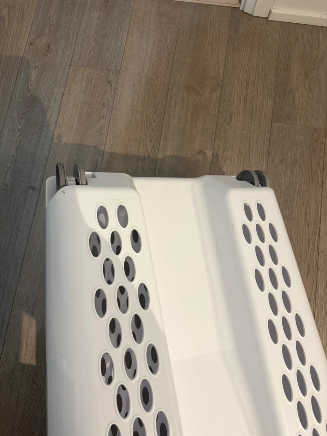 Laundry Basket with wheels - photo 4