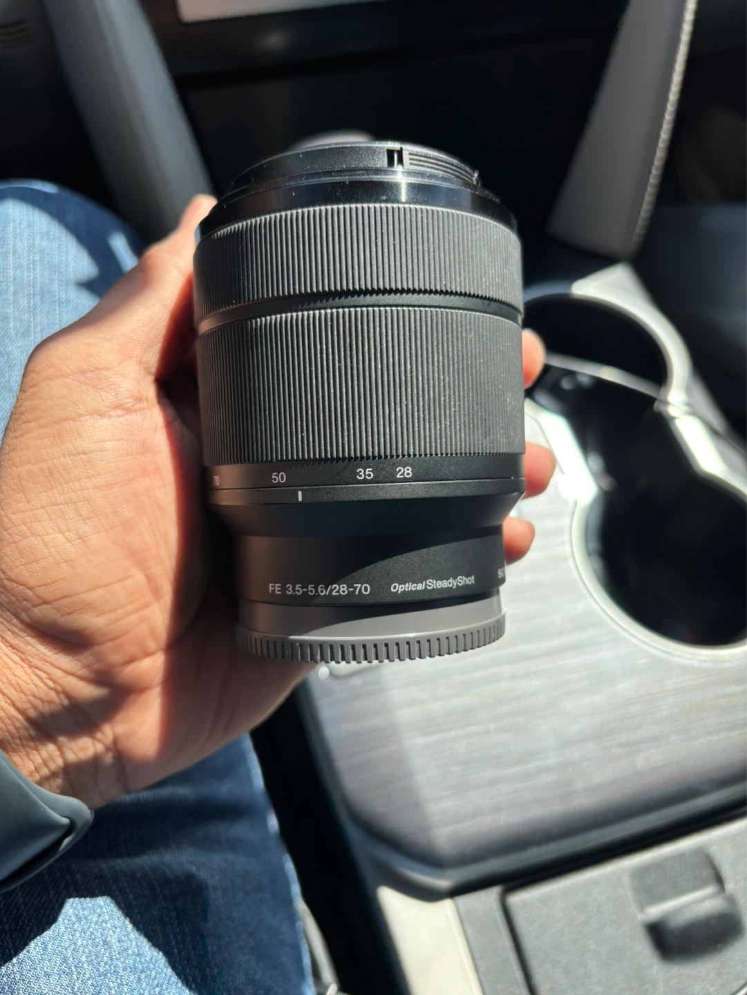 Sony FE 28-70mm f/3.5-5.6 OSS Lens