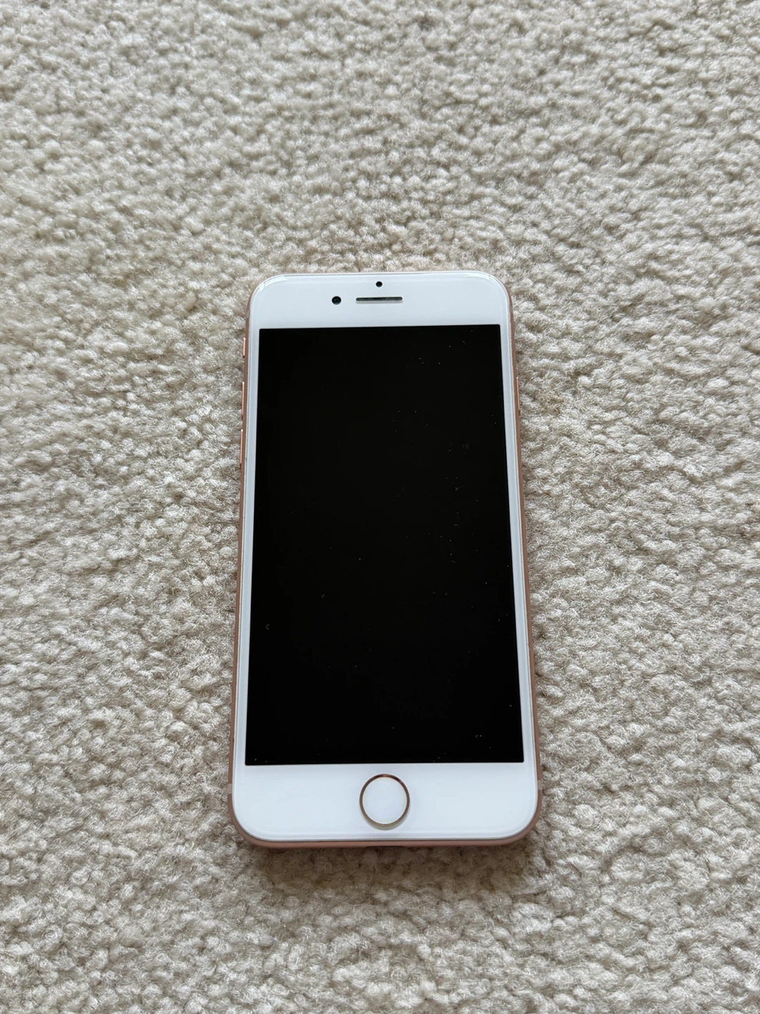 iPhone 8 - photo 2