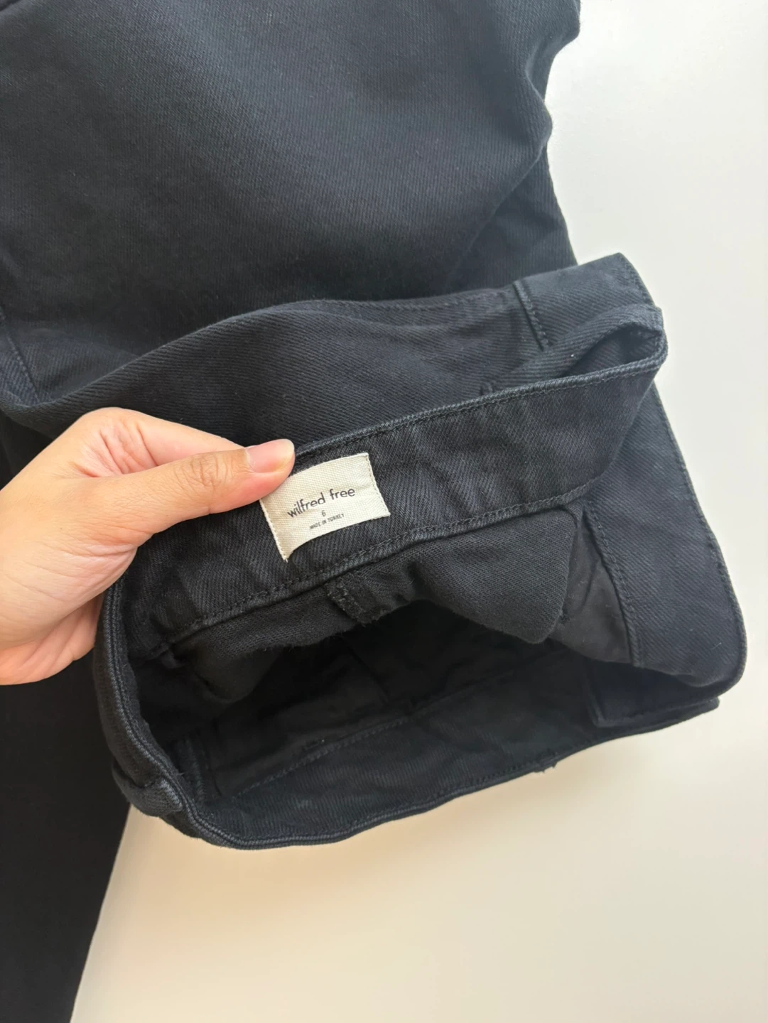 Wilfred Free Black Cargo Pants (size 6) - photo 4
