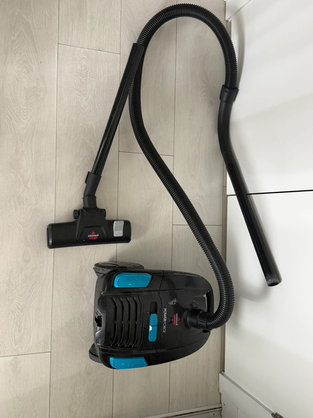 Bissell PowerForce Vacuum Cleaner - photo 2