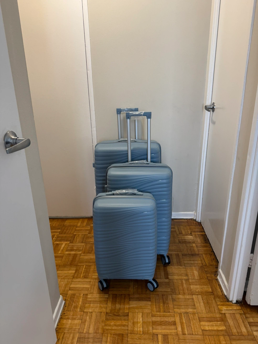 Blue Hardshell Luggage 3 pieces unbreakable - photo 4