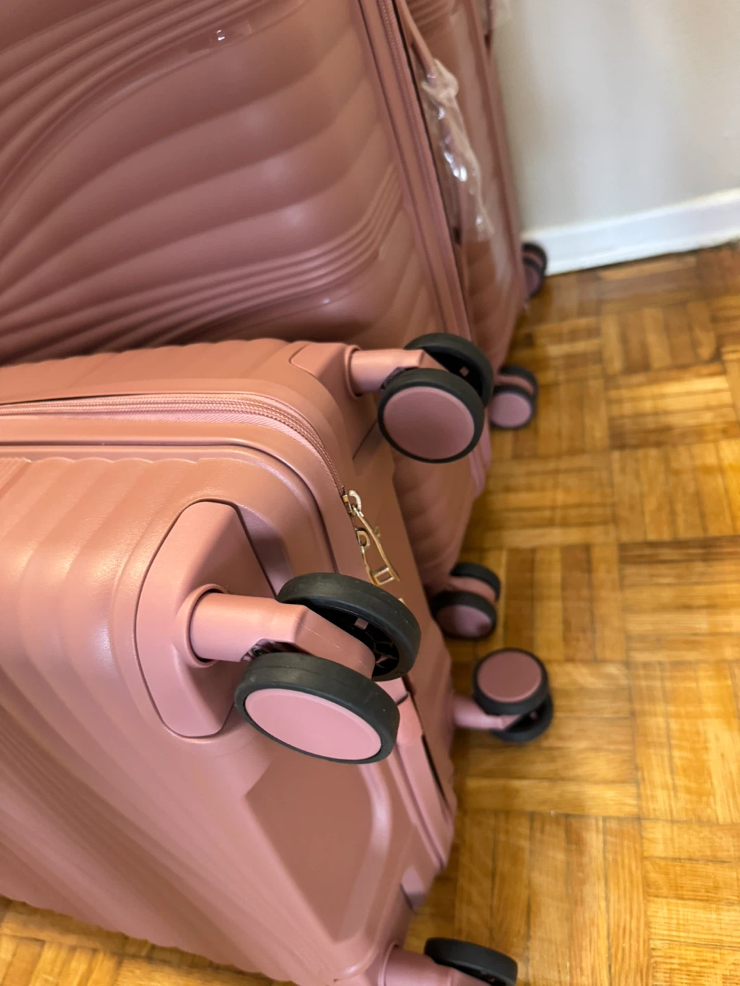 Set of 3 Rose Gold Luggage - Hardshell Suitcase Set - photo 4
