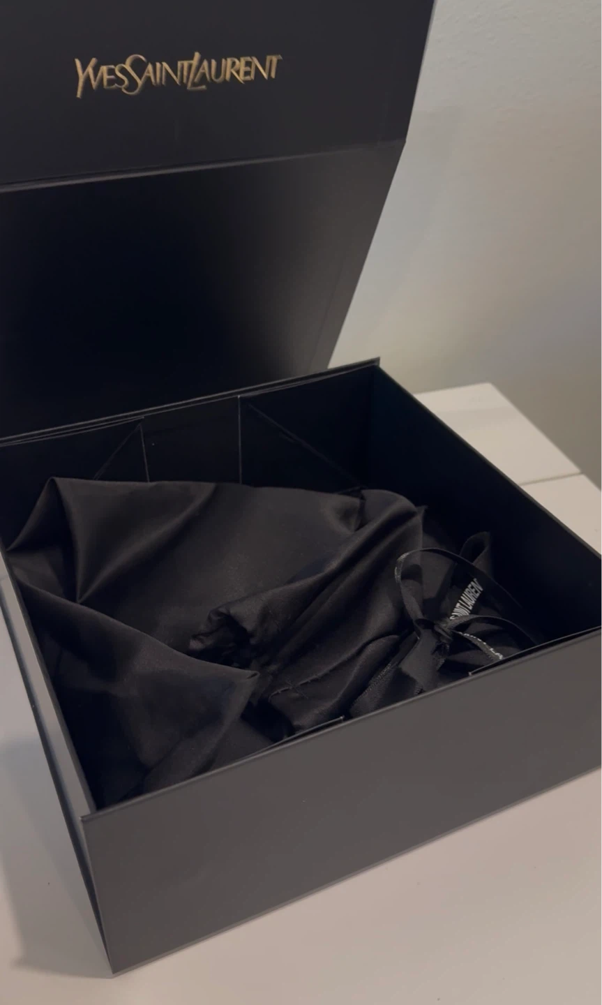 Gucci and Yves Saint Laurent Empty Boxes - photo 3