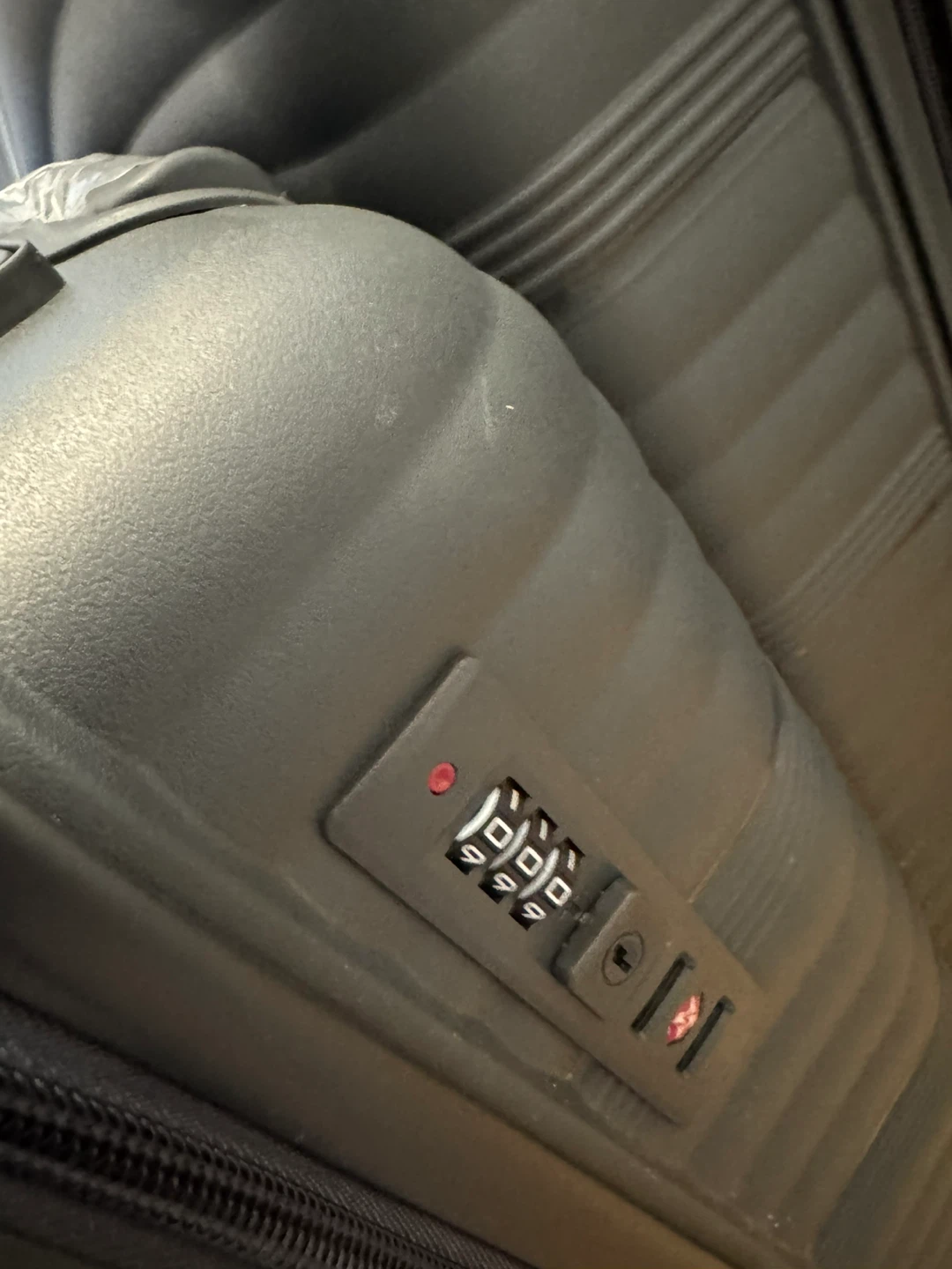 Set of 3 Grey Hardshell Spinner Luggage - photo 3