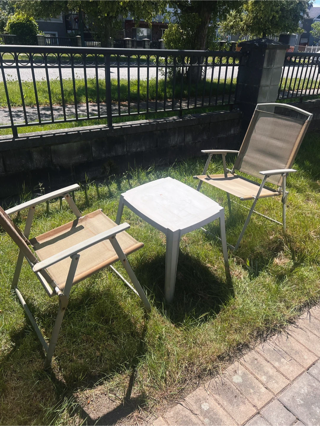 Foldable Patio Chairs and Small Table Set,delivery available - photo 2