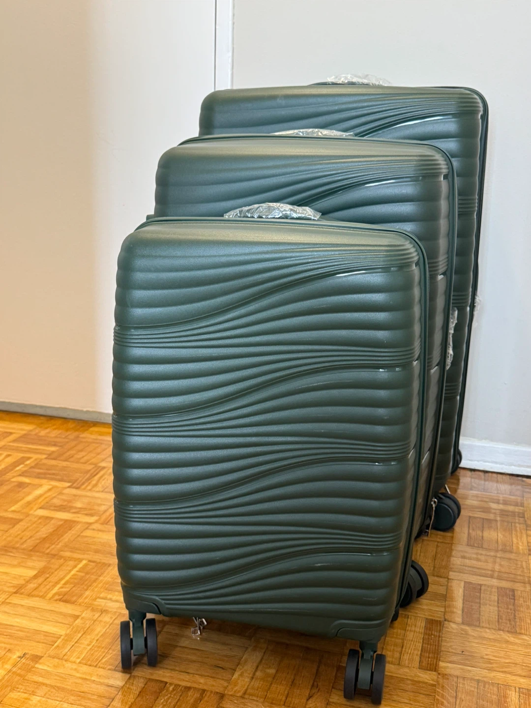 Green Luggage Set 3 pieces unbreakable