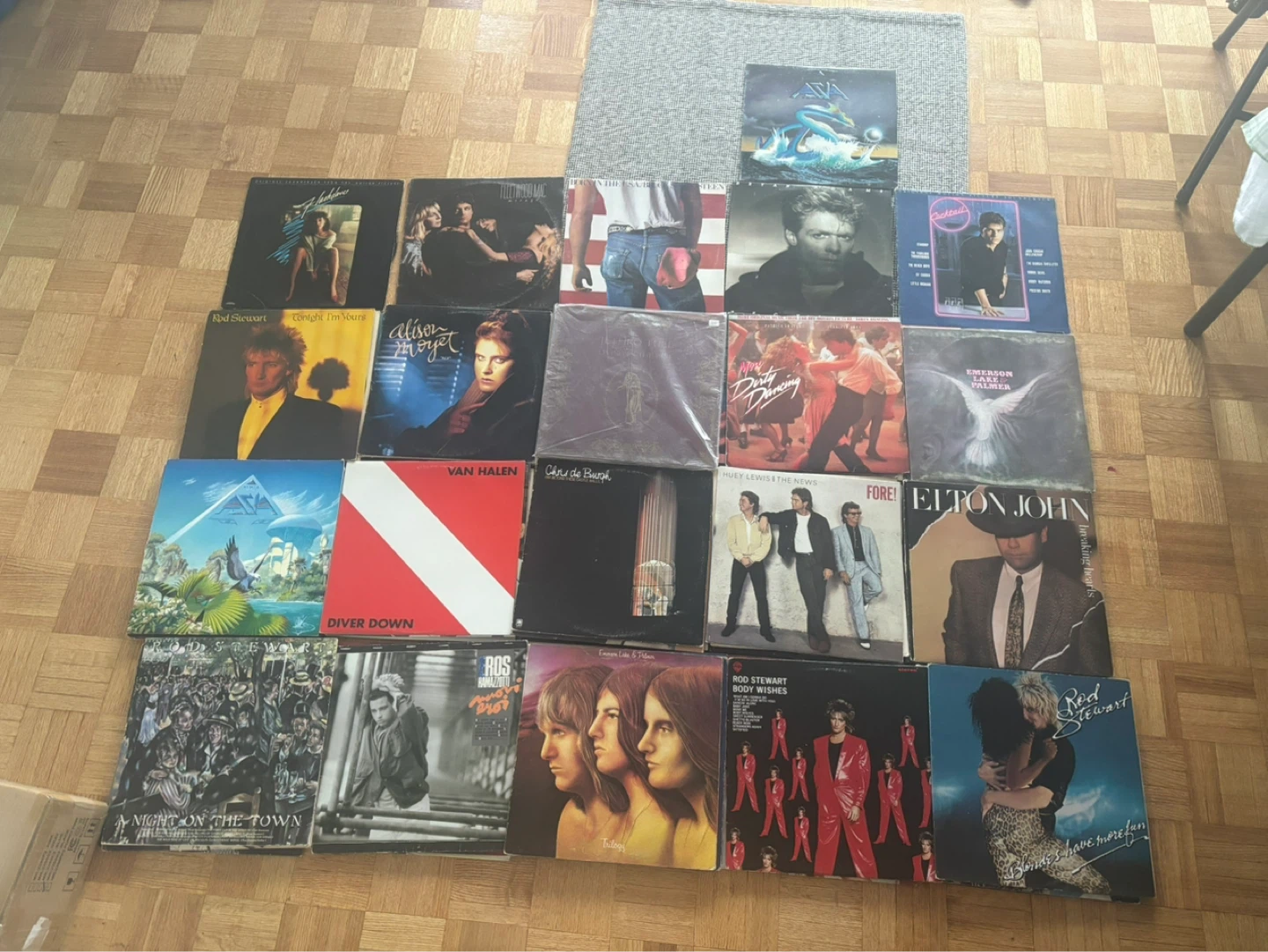 Vintage Vinyl Records – Classic Rock & Pop – Starting at $5 - photo 3