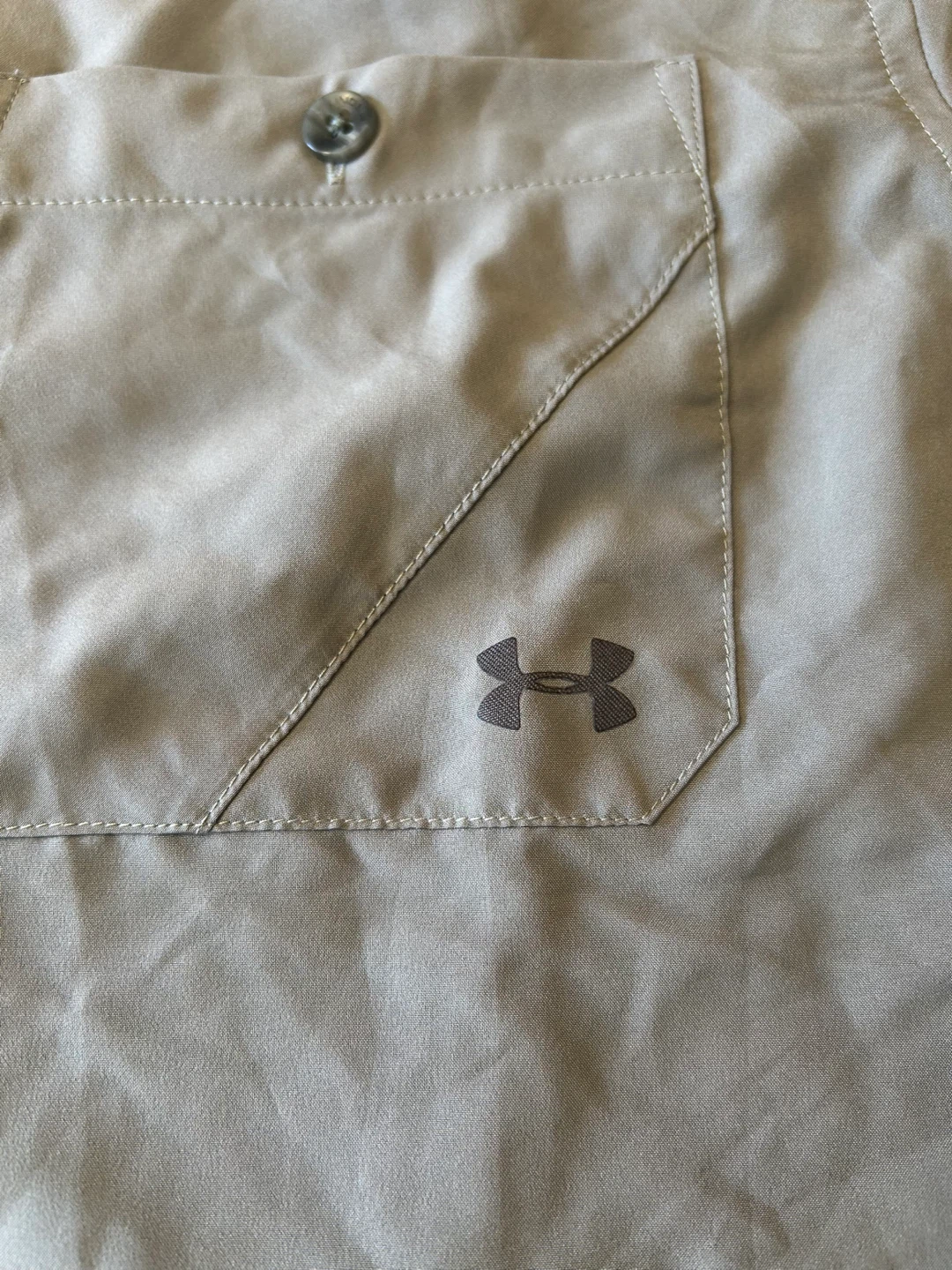 Under Armour Loose HeatGear Button-Up Shirt - photo 2