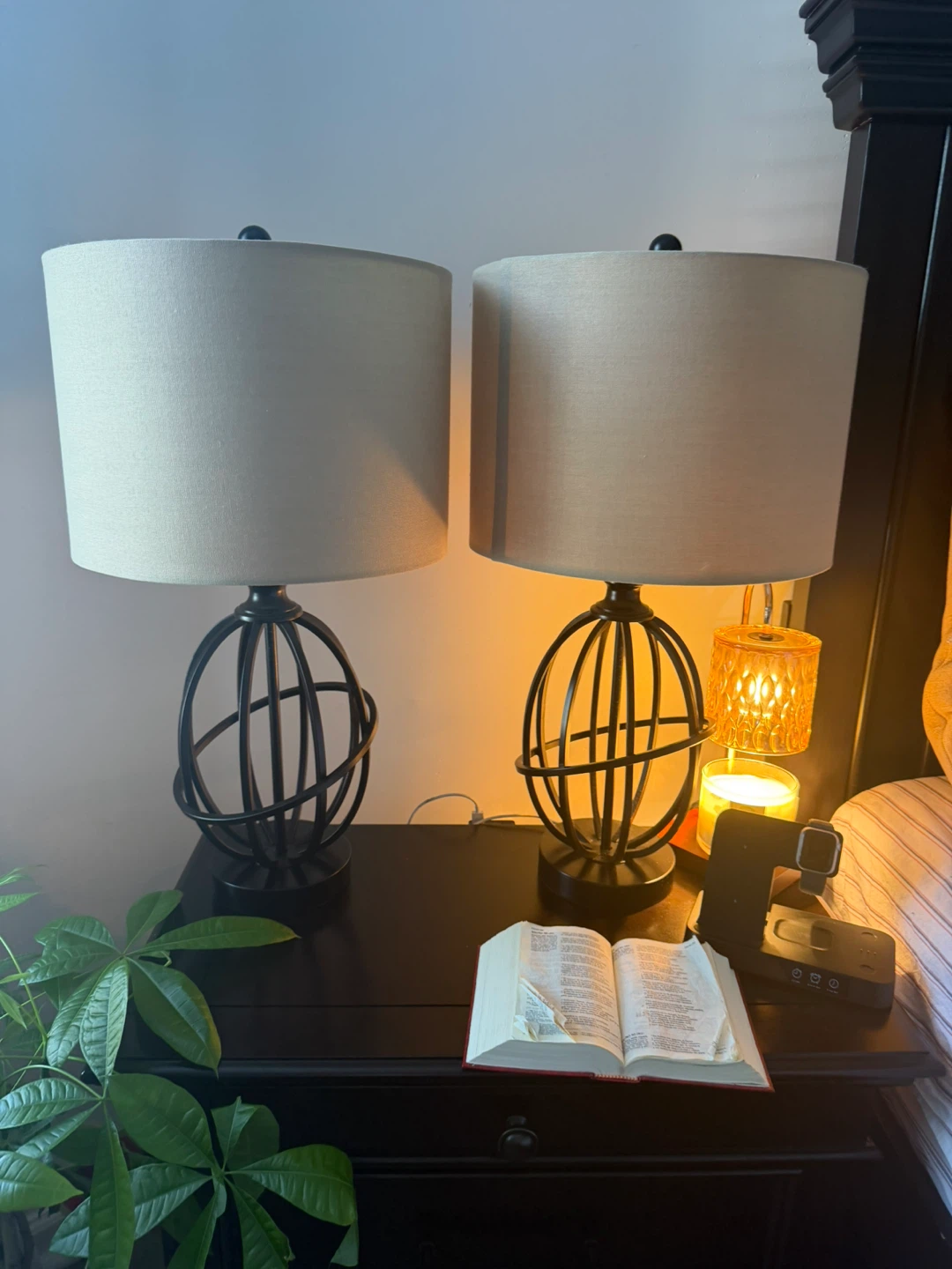 Set of 2 Black Metal Globe Table Lamps