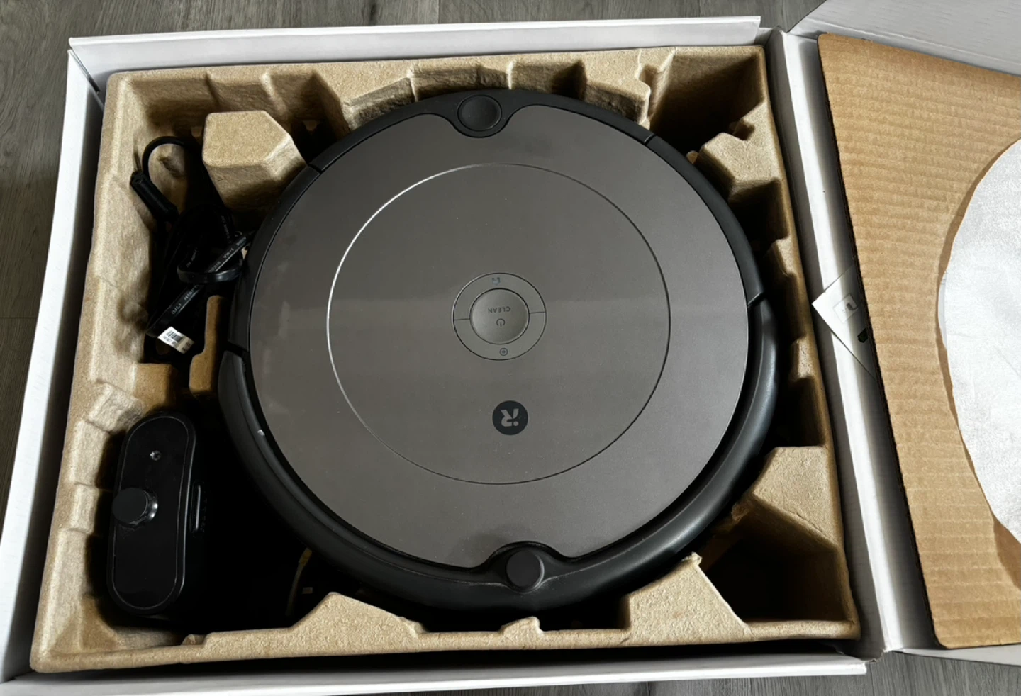 iRobot Roomba 676 Robot Vacuum Cleaner - photo 4
