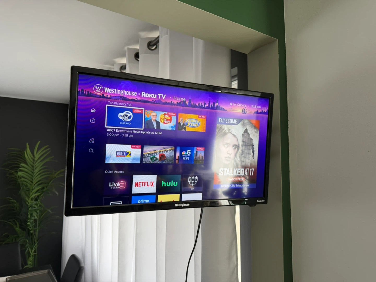 Westinghouse Roku Smart TV + Wall Mount + Antenna Included