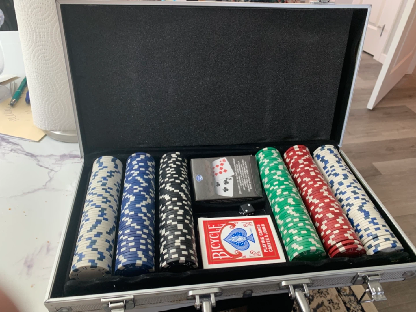 Poker Chip Set with Playing Cards