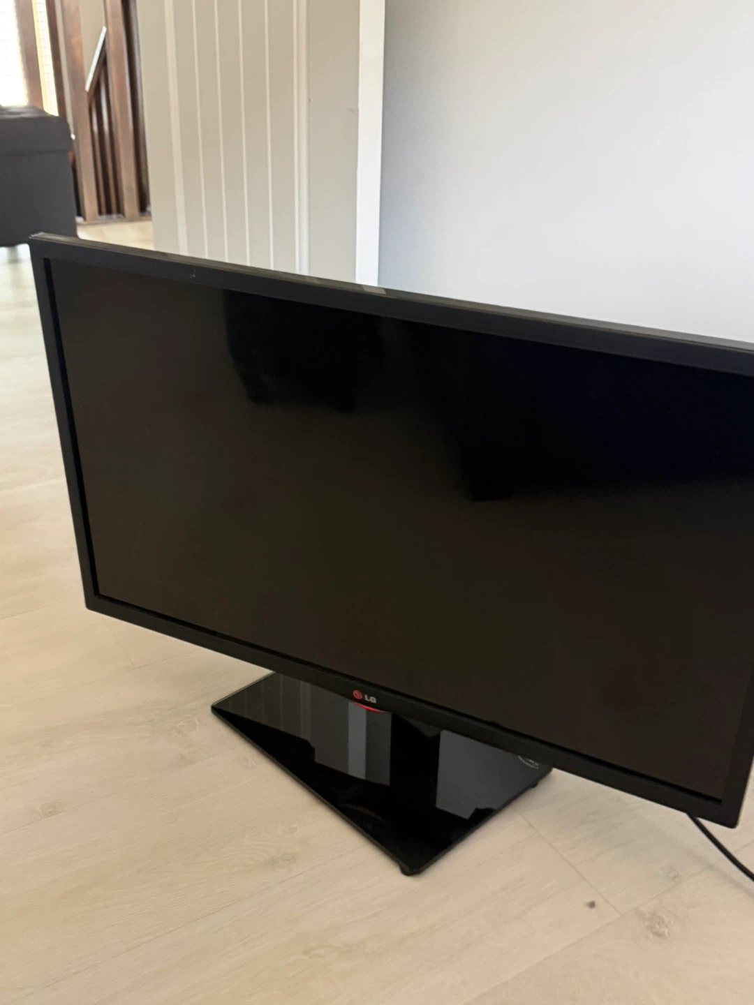 LG 32" Smart TV with Remote