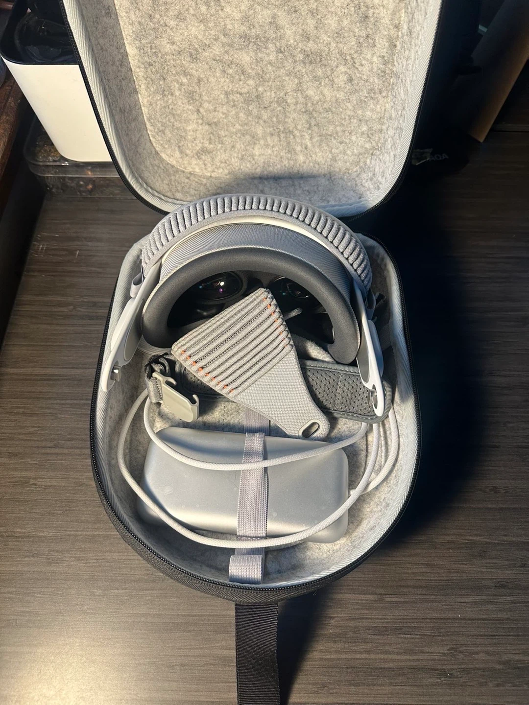 Apple Vision Pro VR Headset with Case - photo 4