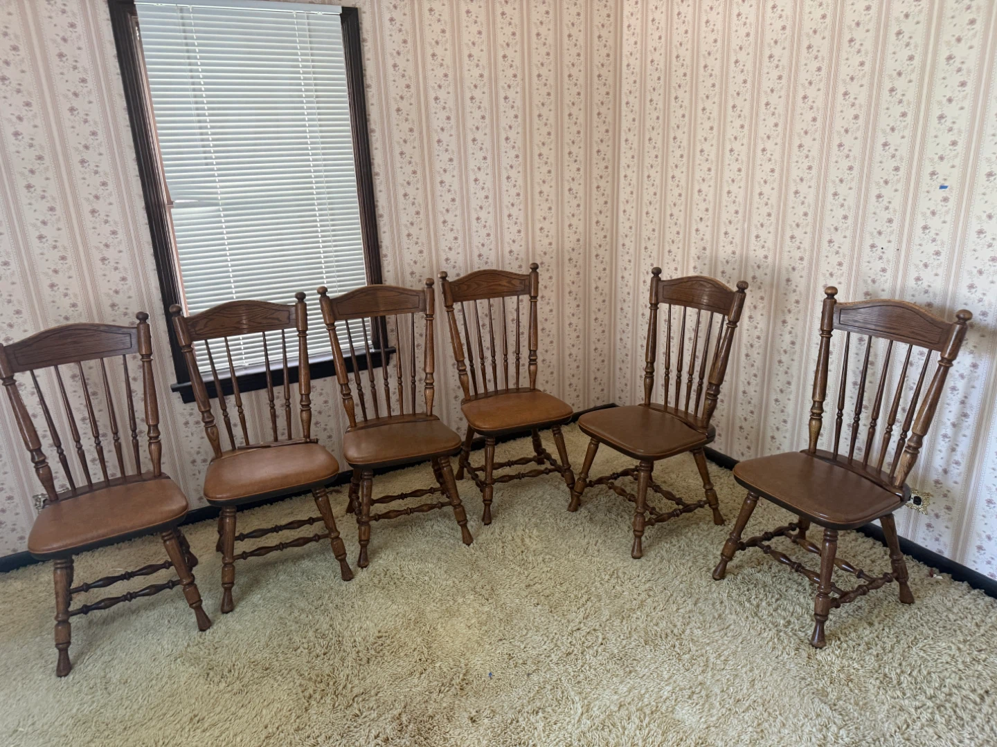 Set of 6 Solid Oak Dining Chairs – Vintage Farmhouse Style