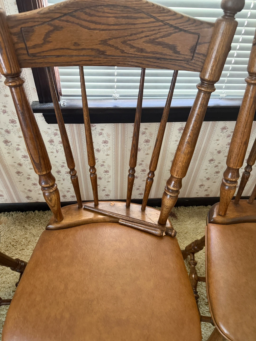 Set of 6 Solid Oak Dining Chairs – Vintage Farmhouse Style - photo 5