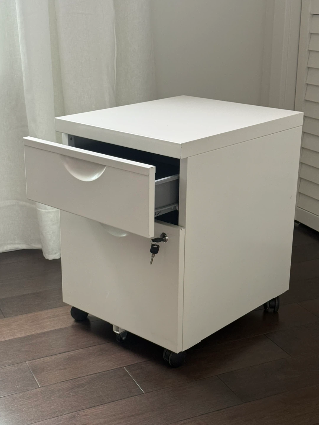 White 2-Drawer Rolling Filing Cabinet - photo 3