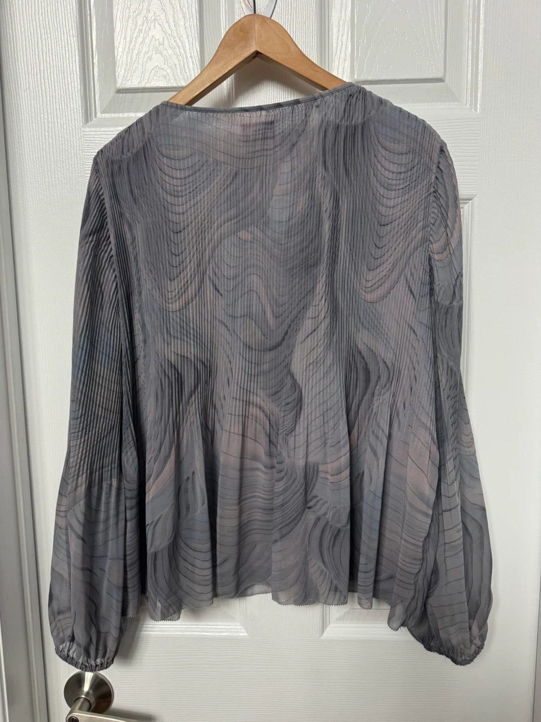 Wilfred Pleated V-Neck Blouse - Grey Swirl Print - Size L - photo 3