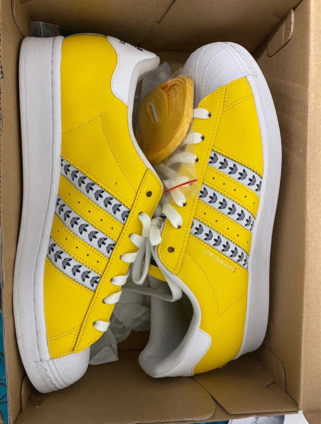 Adidas Superstar Yellow Men's Shoes - Size 10 US