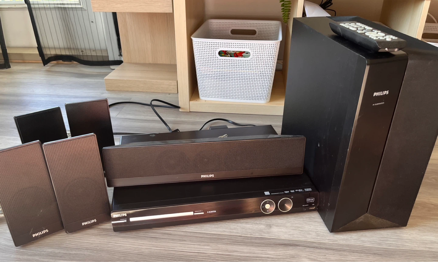 Philips Home Theatre System with DVD Player and Subwoofer