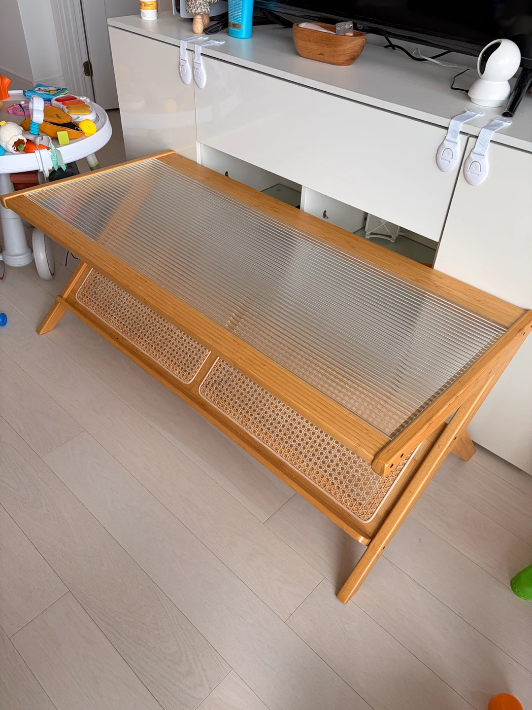 Coffee Table with Rattan and Glass Top - photo 4