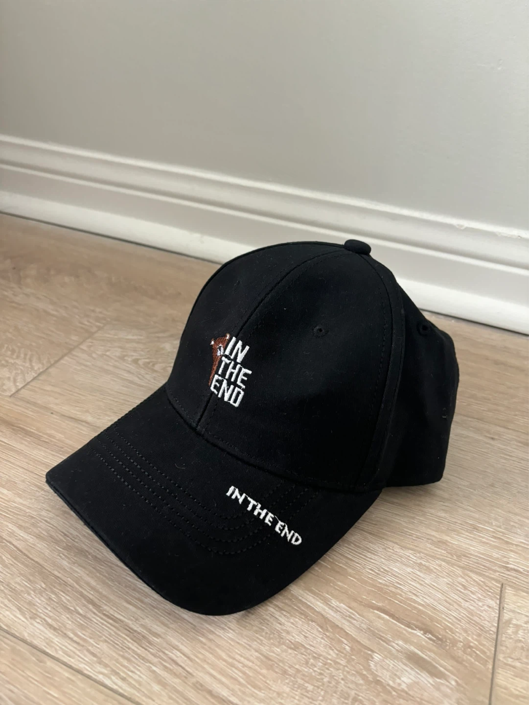 MUMUSO Black "IN THE END" Baseball Cap
