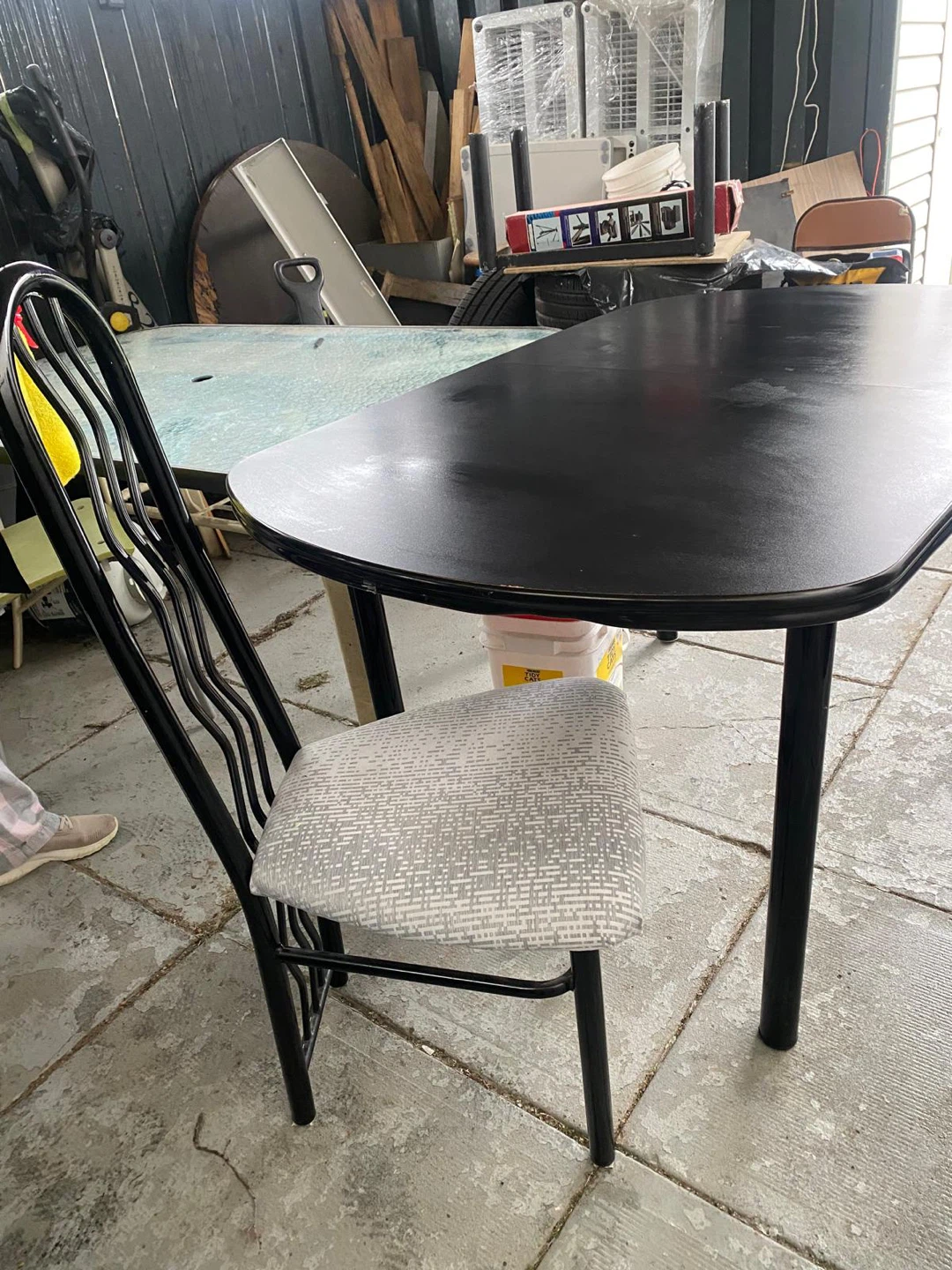 Table and chair set of 4