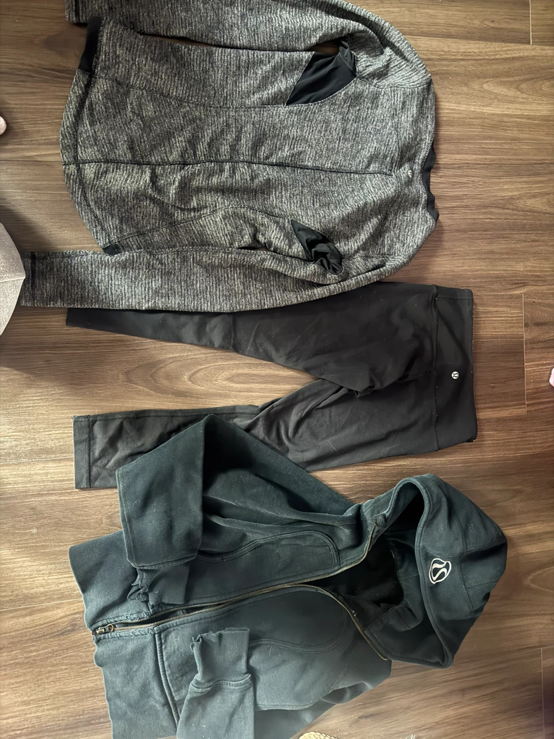 Lululemon Athletic Wear Bundle - photo 2