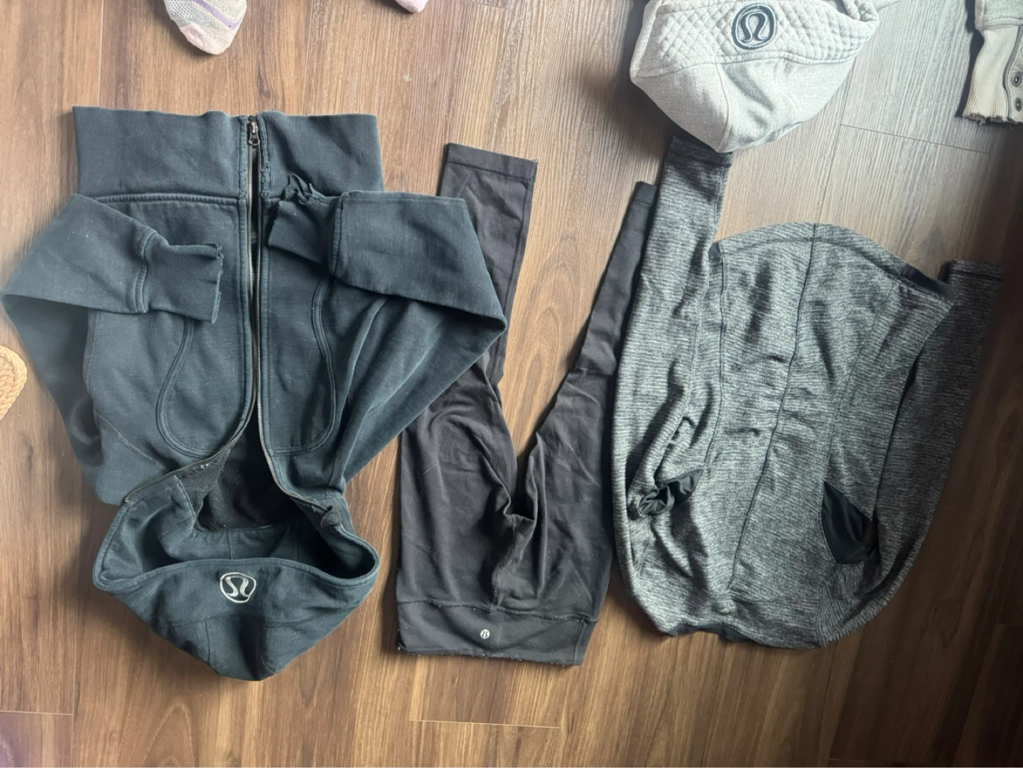 Lululemon Athletic Wear Bundle - photo 3