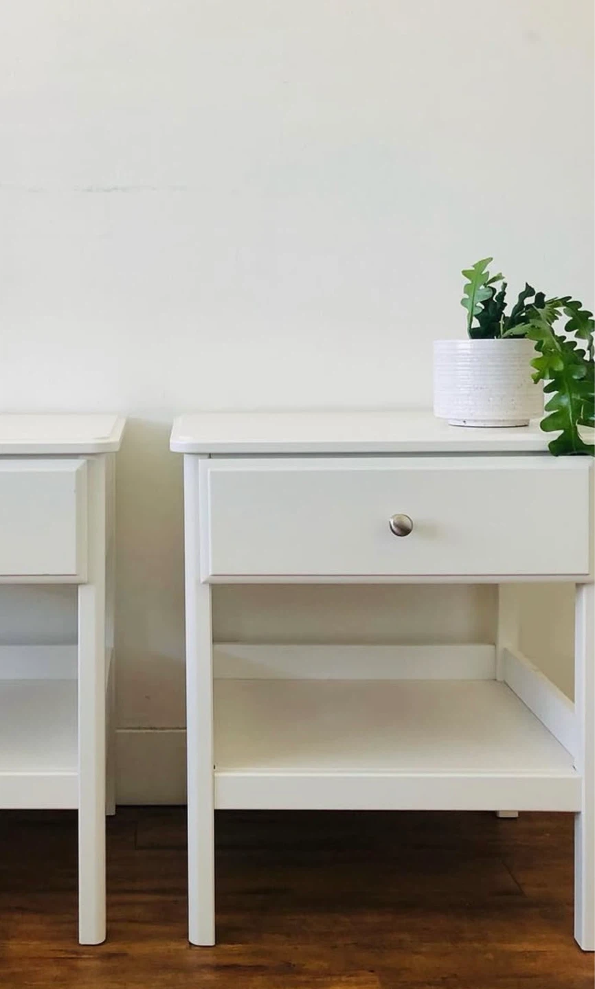 Pair of White Nightstands with Drawer - photo 4