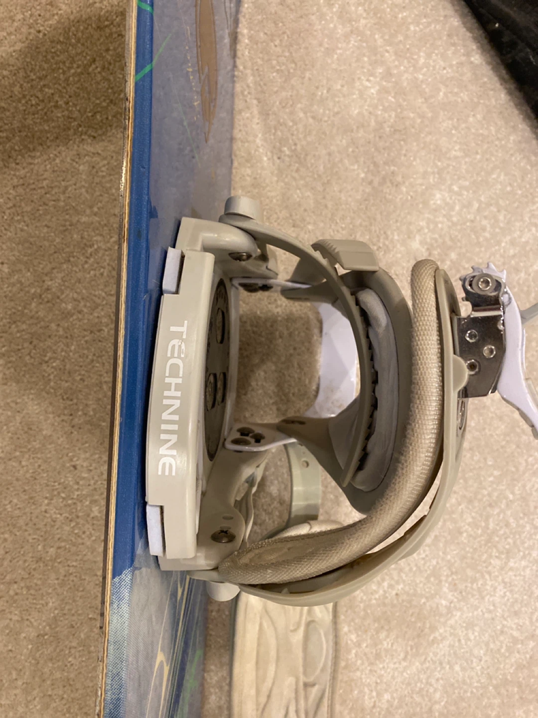 Burton Feather 50 Snowboard with TechNine Bindings - photo 4