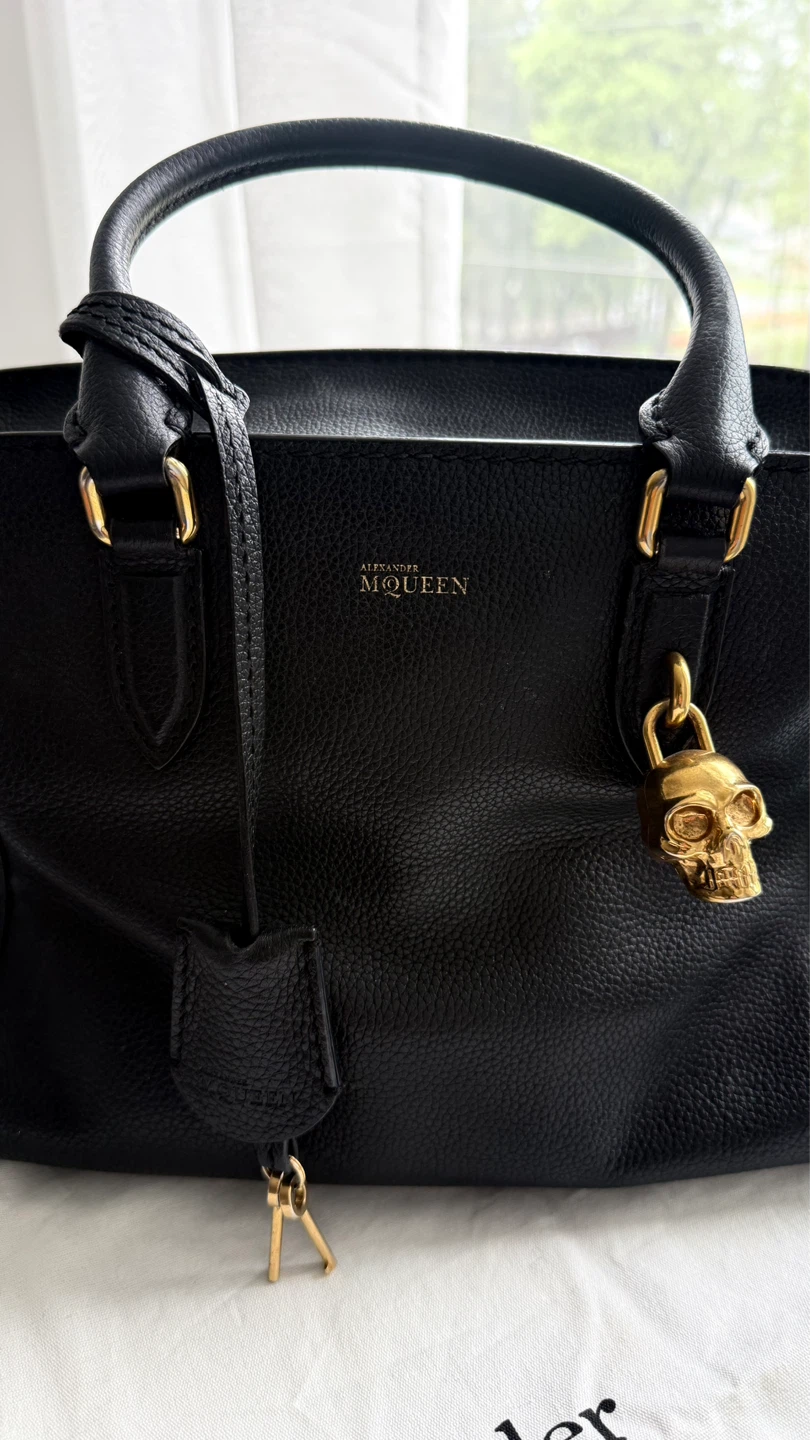Alexander McQueen Black Leather Skull Lock Satchel Bag - photo 2