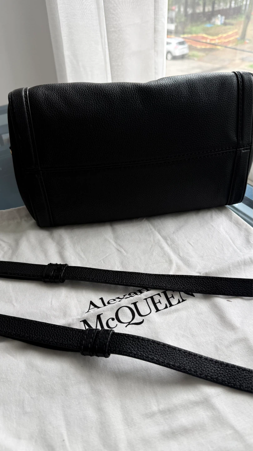 Alexander McQueen Black Leather Skull Lock Satchel Bag - photo 4