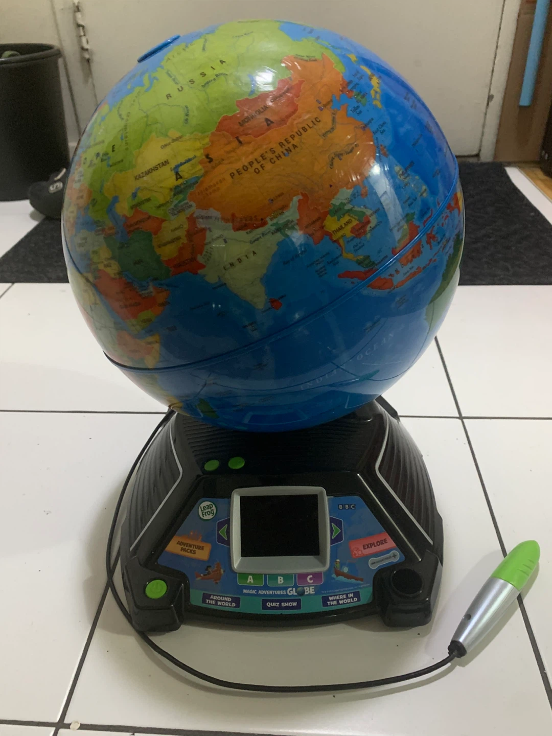 LeapFrog Magic Adventures Globe