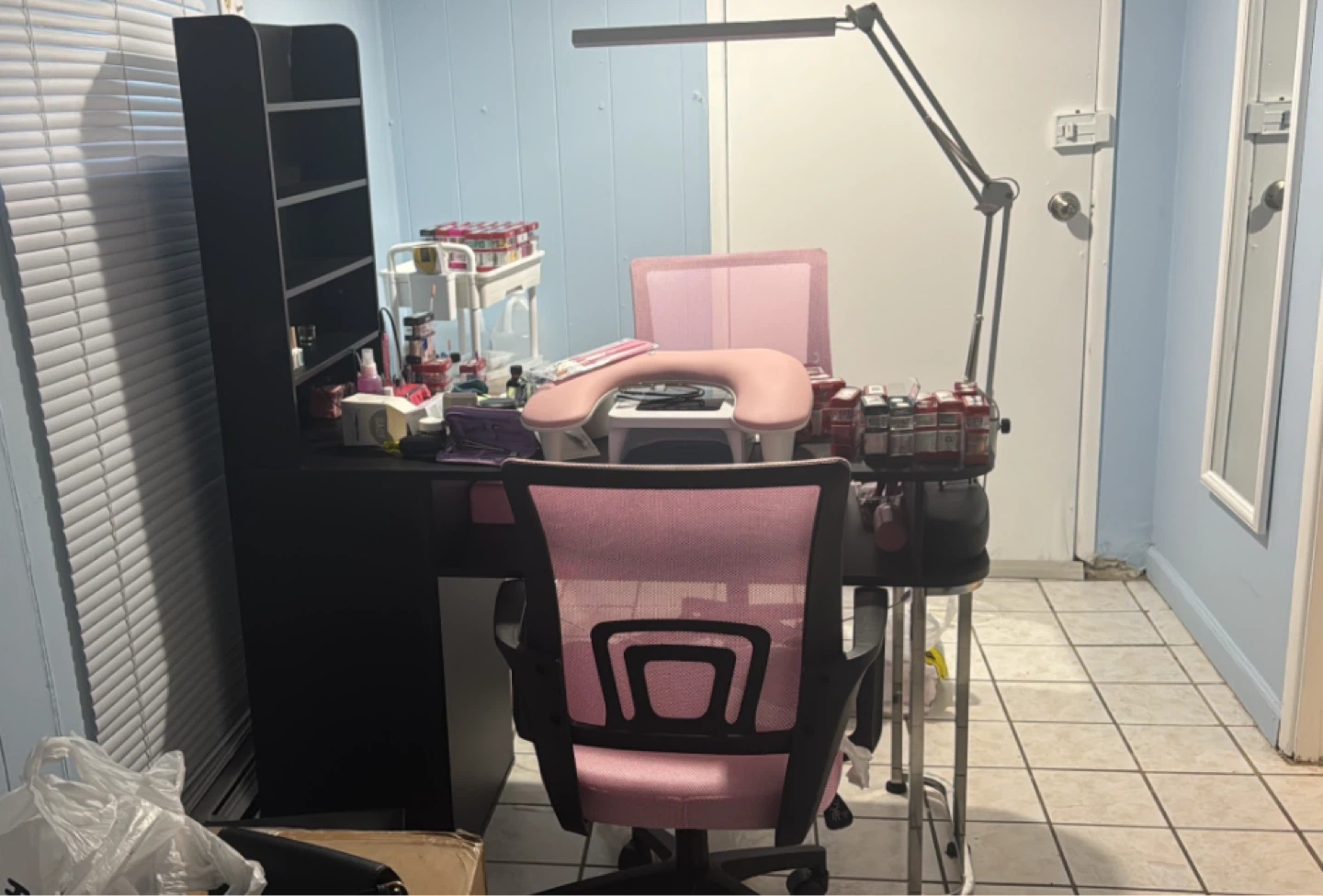 Pink Mesh Office Chair with Adjustable Lamp