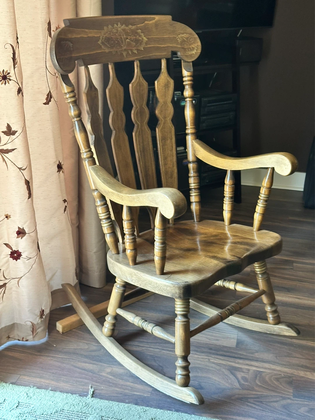 Wooden Rocking Chair with Ornate Back - photo 3
