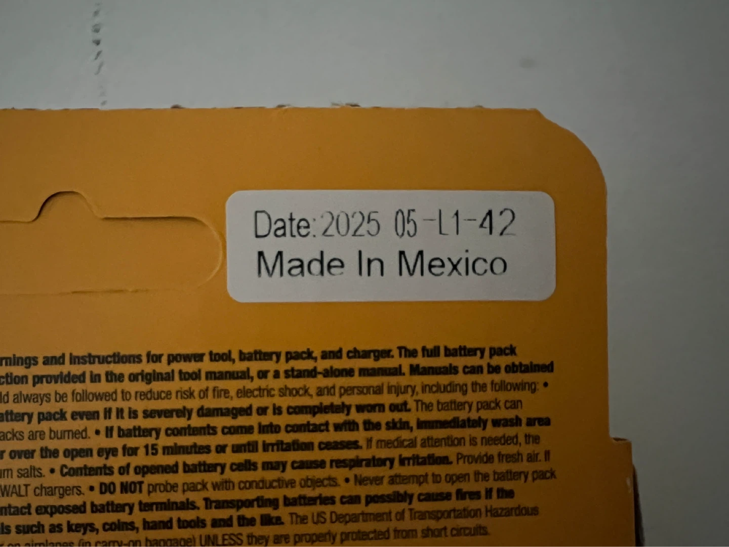 BNIB DEWALT 20V MAX 5.0 Ah Lithium Ion Battery - photo 2
