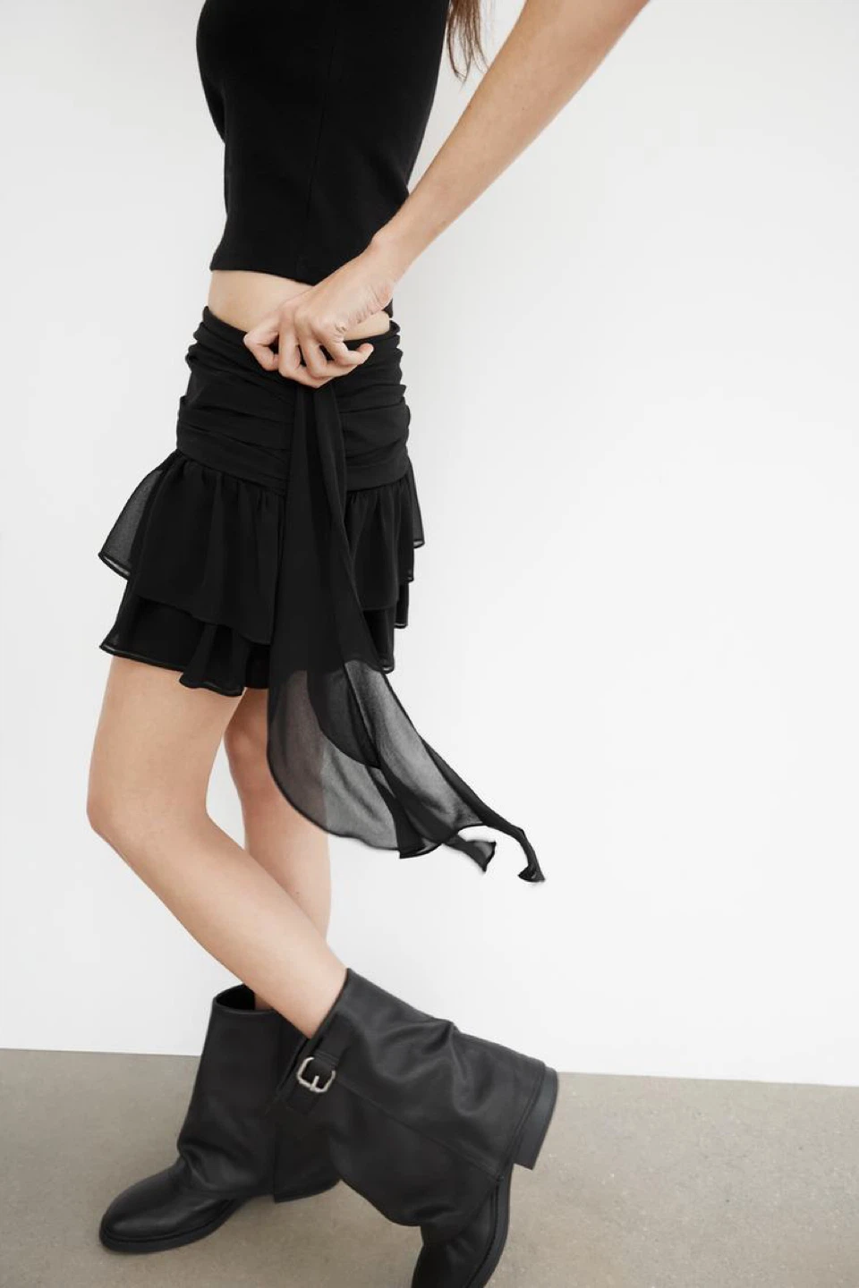 ZARA Black Ruffle Mini Skirt XS - photo 2
